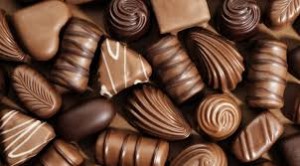 ¿QUÉ ALIMENTOS EVITAR PARA QUE NUESTROS DIENTES RESPLANDEZCAN?